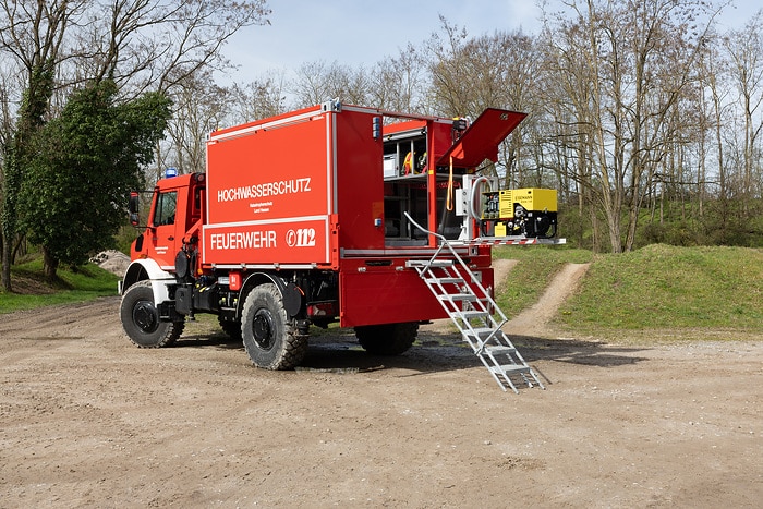 26 multifunctional Unimog contribute to Hessian civil protection during forest fires and floods