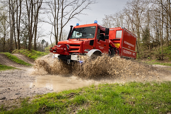 26 multifunktionale Unimog mit Kran heben hessischen Bevölkerungsschutz auf neues Level