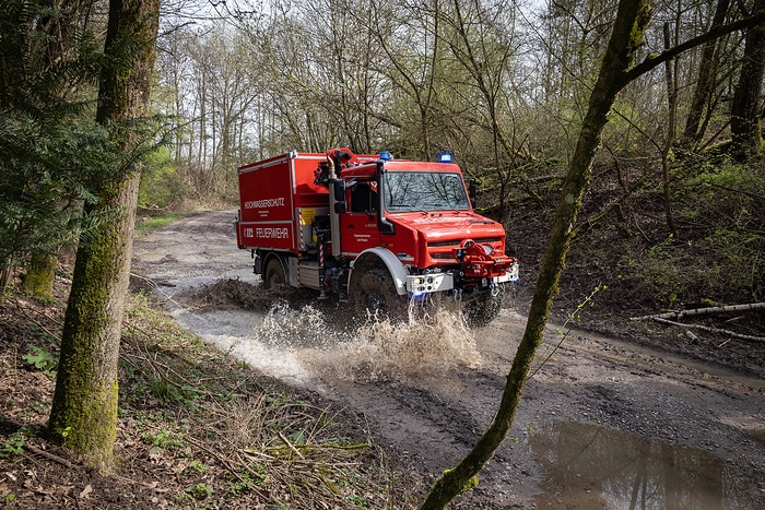 26 multifunktionale Unimog mit Kran heben hessischen Bevölkerungsschutz auf neues Level