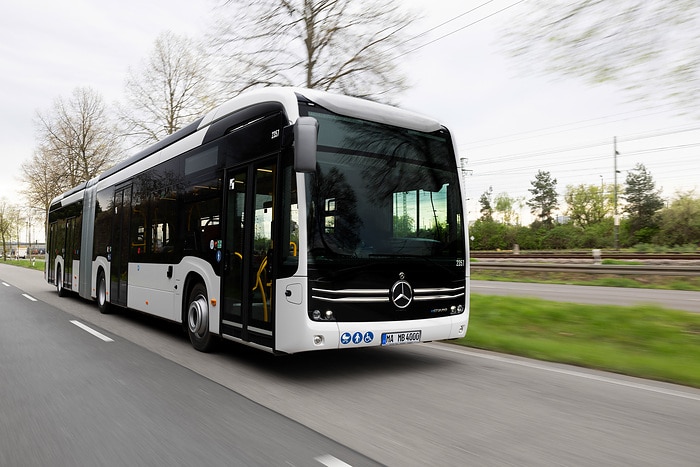 Electric Bus Champion 2024: Der vollelektrische Mercedes-Benz eCitaro gewinnt zum zweiten Mal in Folge renommierten Elektrobus-Vergleichstest