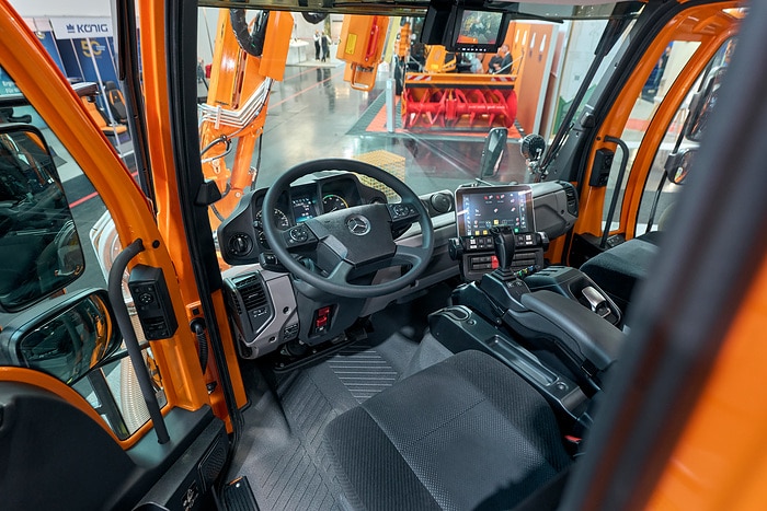 【めっちゃ変わる】 Pressrelease | Truck Daimler ソファセット