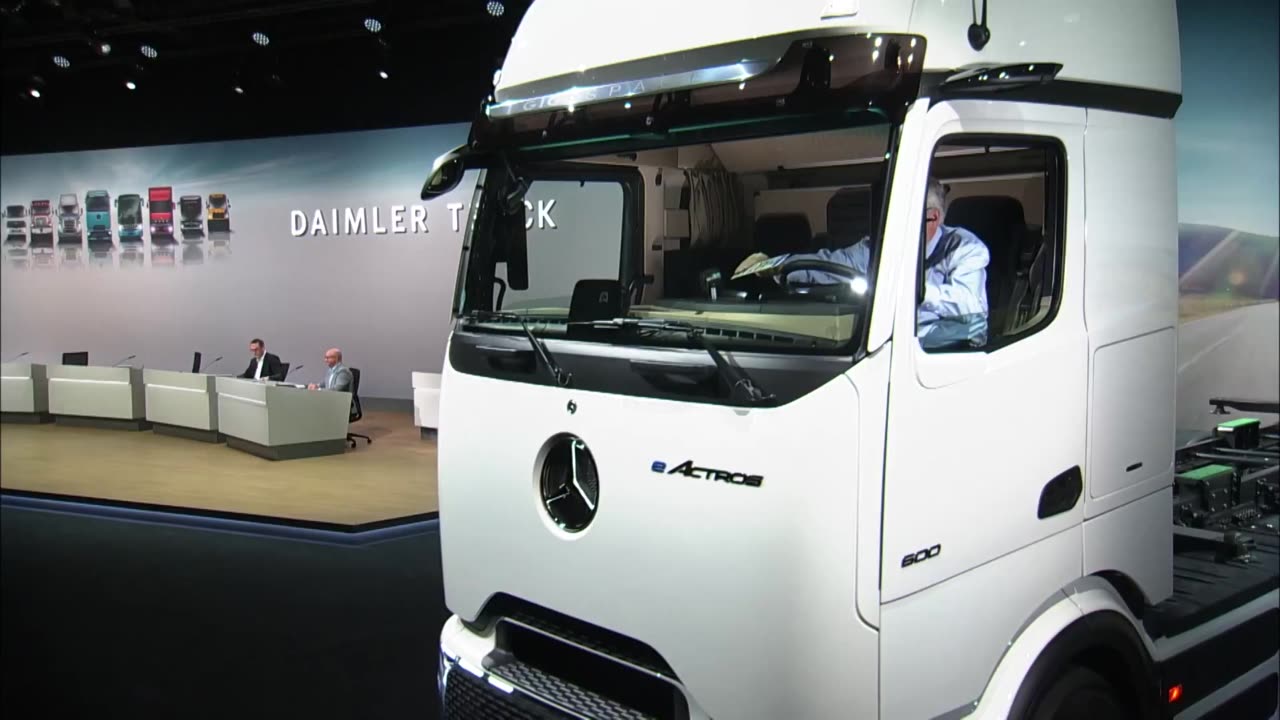 After a record year: Daimler Truck reaffirms strategic ambitions at the General Meeting - Dividend of €1.90 per share proposed