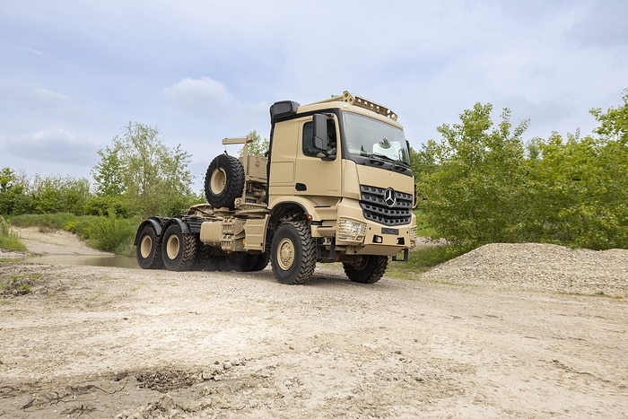 Mercedes-Benz Special Trucks erweitert Defence- Portfolio: vierachsiger Zetros mit Allradantrieb erstmals auf der Eurosatory zu sehen