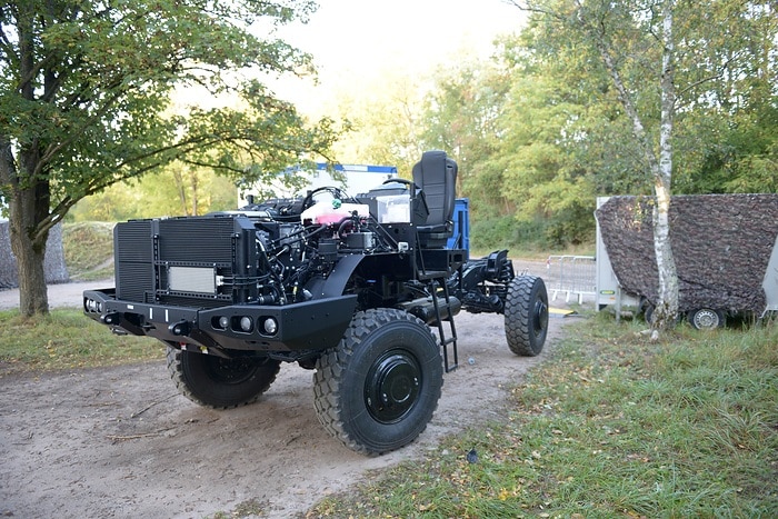 Mercedes-Benz Special Trucks erweitert Defence- Portfolio: vierachsiger Zetros mit Allradantrieb erstmals auf der Eurosatory zu sehen