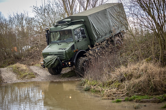 Mercedes-Benz Special Trucks erweitert Defence- Portfolio: vierachsiger Zetros mit Allradantrieb erstmals auf der Eurosatory zu sehen