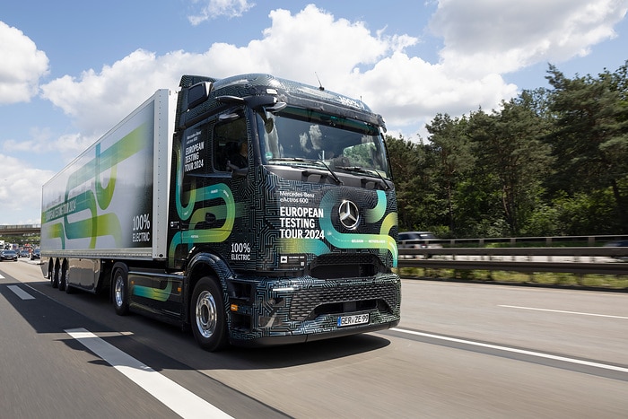 Starting signal for battery-electric mega trip:  eActros 600 on its way to the northernmost and southernmost points in Europe