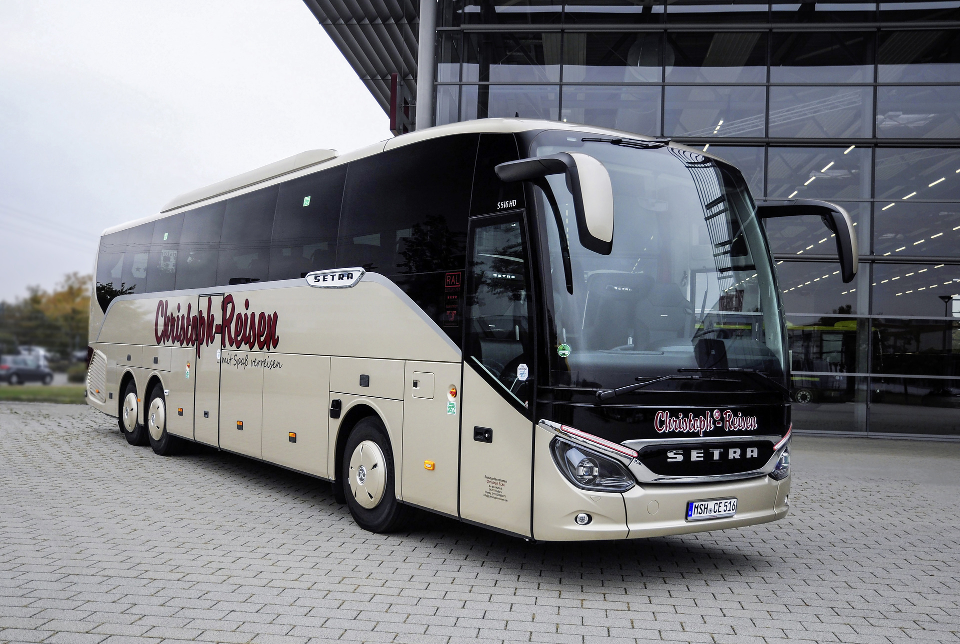 Der S 516 HD für den Busunternehmer Christoph Ecke aus Sachsen-Anhalt. Zum Feiern schön: drei Busunternehmen begehen Jubiläum mit Setra ComfortClass