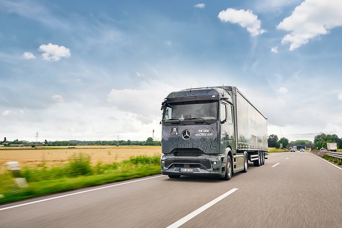 Mercedes-Benz eActros 600 im praxisnahen Fahreinsatz bei der „eActros 600 Driving Experience“ in Wörth