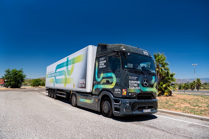 All-electric through Europe: eActros 600 test trucks reach southernmost checkpoint of Tarifa