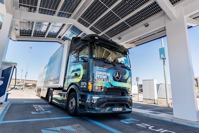 Vollelektrisch durch Europa: eActros 600 Test-Trucks erreichen südlichstes Etappenziel Tarifa
