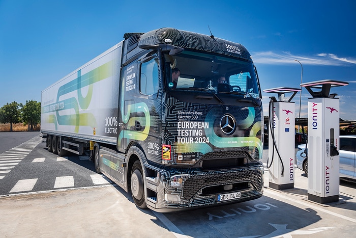 All-electric through Europe: eActros 600 test trucks reach southernmost checkpoint of Tarifa