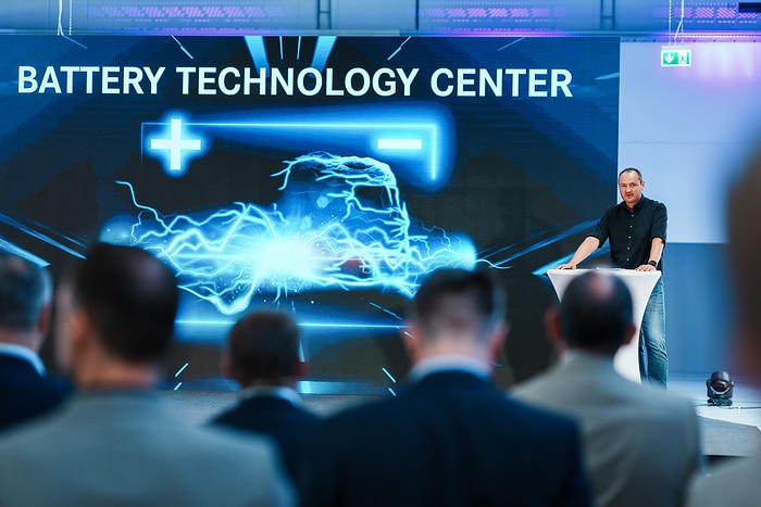 Battery Technology Center officially opened at the  Mercedes-Benz plant in Mannheim - series assembly of  the next battery generation at the site