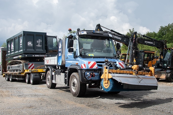 Unimog trifft Raupe:  Erfolgreiches Entwicklungsprojekt für Wasserstoff-Verbrennungsmotor
