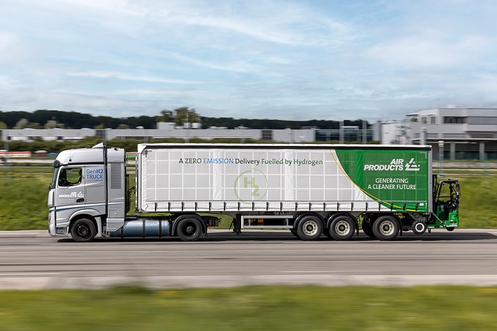 Fuel cell trucks deployed in real-life operations: start of initial customer trials with Mercedes-Benz GenH2 Trucks