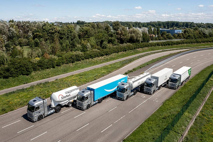 Brennstoffzellen-Lkw im Logistikeinsatz: Start der kundennahen Erprobungen von Mercedes-Benz GenH2 Trucks