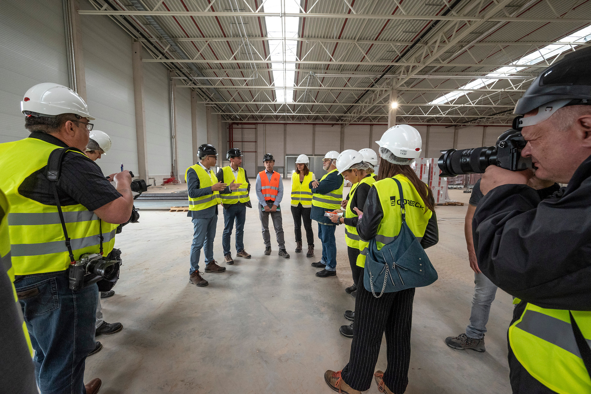 Pressetermin im Daimler Truck Global Parts Center Halberstadt: Baufortschritte nehmen deutliche Formen an Daimler Truck Global Parts Center Halberstadt: Baufortschritte nehmen deutliche Formen an