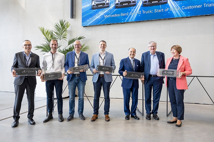 Fuel cell trucks deployed in real-life operations: start of initial customer trials with Mercedes-Benz GenH2 Trucks