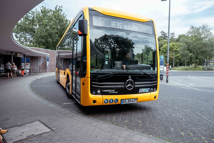 Daimler Buses supplies electric articulated buses to Darmstadt transport company HEAG mobilo
