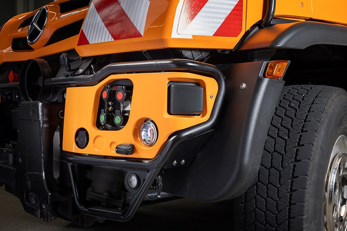 Unimog auf der GaLaBau 2024: Neue Systeme für die moderne Straßenunterhaltung