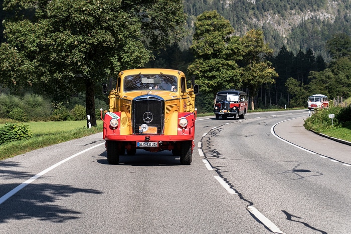 Anniversary tour: Eight truck and bus legends from Mercedes-Benz and Setra at the 20th Germany tour for historic commercial vehicles