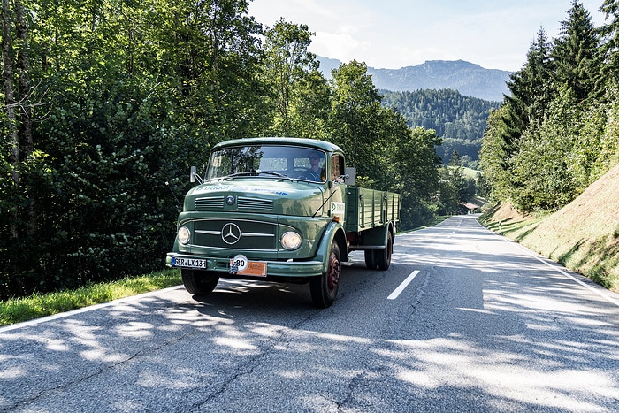 Anniversary tour: Eight truck and bus legends from Mercedes-Benz and Setra at the 20th Germany tour for historic commercial vehicles