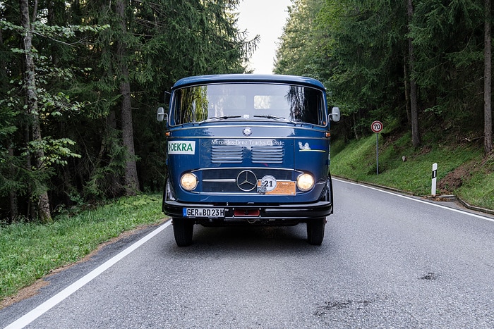 Anniversary tour: Eight truck and bus legends from Mercedes-Benz and Setra at the 20th Germany tour for historic commercial vehicles