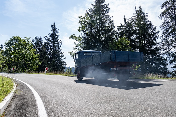 Anniversary tour: Eight truck and bus legends from Mercedes-Benz and Setra at the 20th Germany tour for historic commercial vehicles