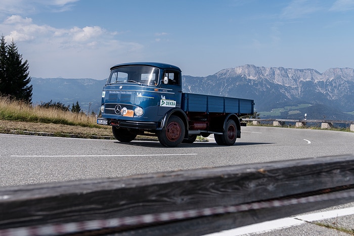 Anniversary tour: Eight truck and bus legends from Mercedes-Benz and Setra at the 20th Germany tour for historic commercial vehicles