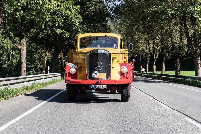 Anniversary tour: Eight truck and bus legends from Mercedes-Benz and Setra at the 20th Germany tour for historic commercial vehicles