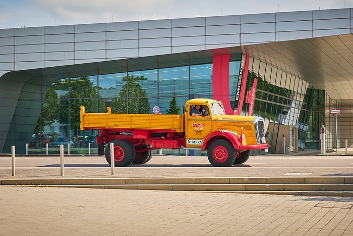 Anniversary tour: Eight truck and bus legends from Mercedes-Benz and Setra at the 20th Germany tour for historic commercial vehicles