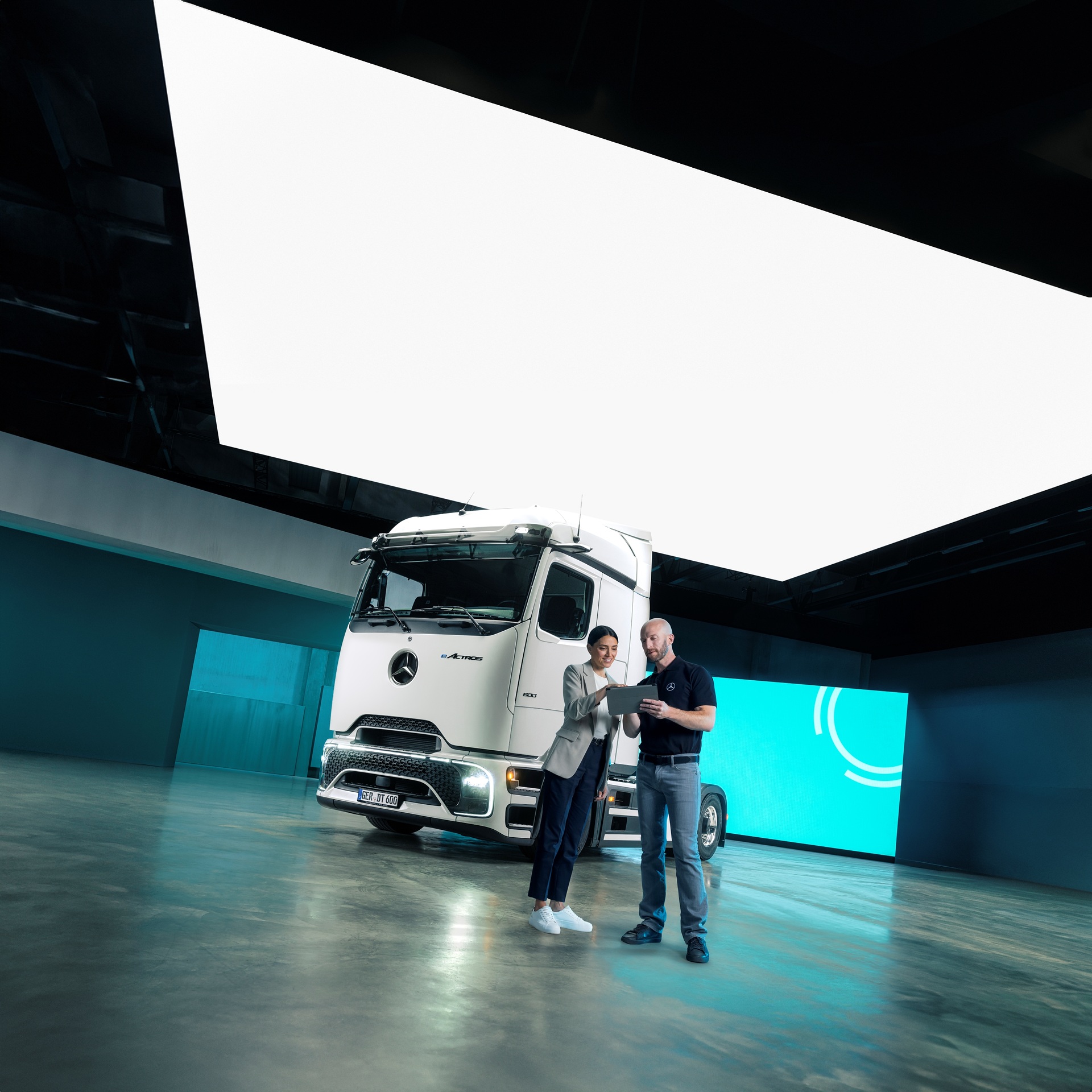 Daimler Truck bündelt Angebote rund um E-Infrastruktur und Laden in Europa unter neuer Marke TruckCharge TruckCharge