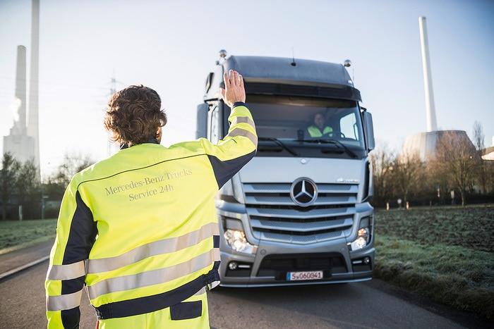 Vernetzt ab der ersten Sekunde: Umfangreiche Service-Lösungen und neue digitale Dienste von Daimler Truck sorgen für einen noch effizienteren Fahrzeugeinsatz