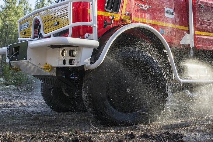 Robust und einsatzbereit: Mercedes-Benz Special Trucks präsentiert Unimog und Atego auf FIREmobil
