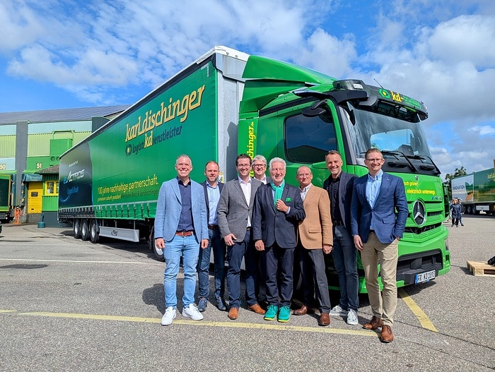 All in the spirit of 100: 100 years of Mercedes-Benz trucks at karldischinger logistikdienstleister – letter of intent signed for 100 zero-emission trucks