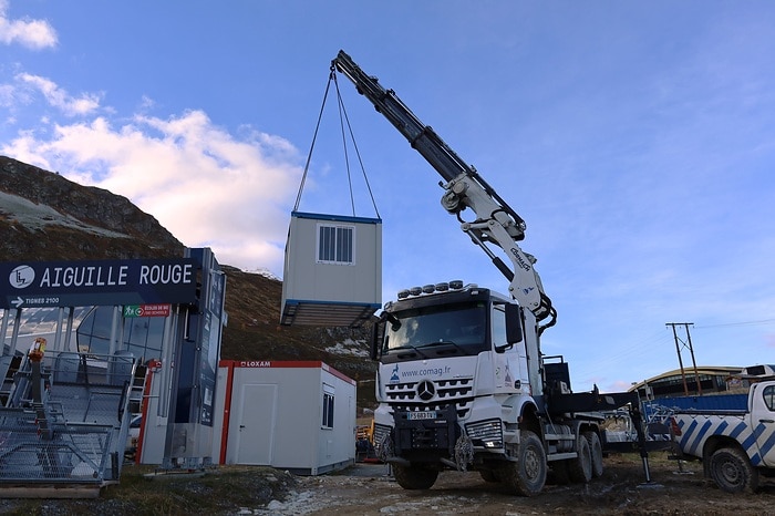 Ski lifts in summer? What the Mercedes-Benz Arocs has to do with it.