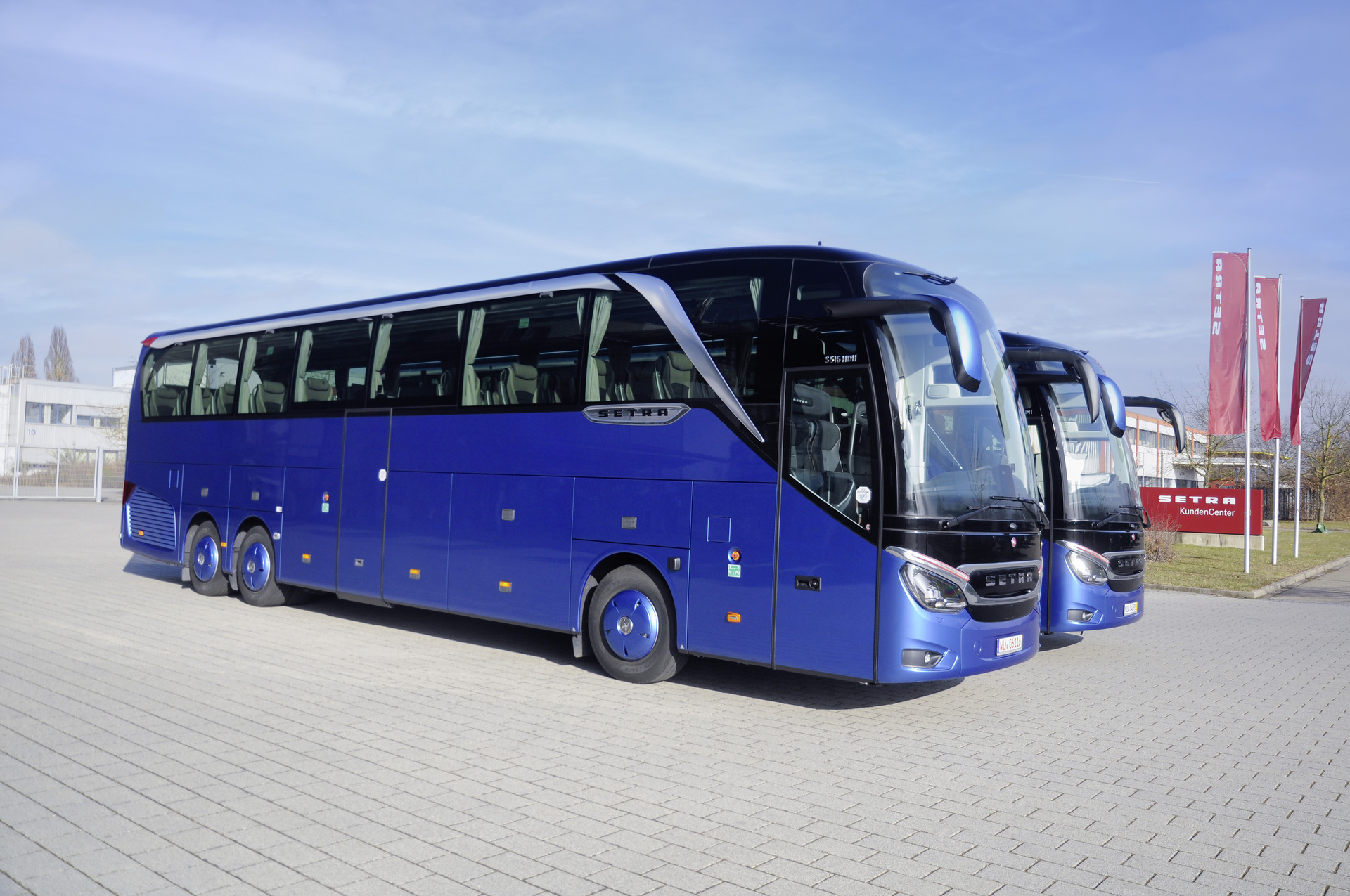 Neubauer Touristik aus Flensburg hat zwei neue S 516 HDH der Setra TopClass übernommen. Setra Kunden schätzen die hohe Kunst des Reisens