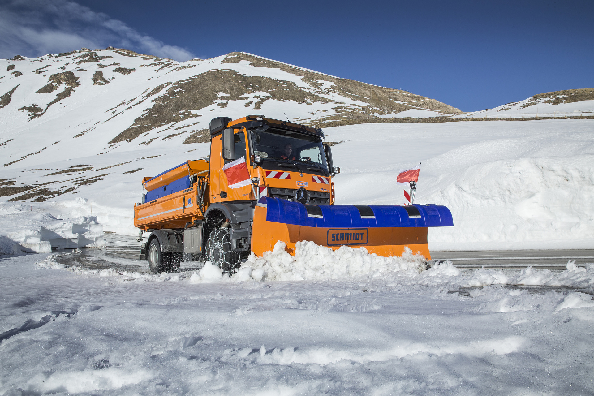 Mercedes-Benz Arocs x Mercedes-Benz Arocs Innovative vehicle solutions for multiple use: Mercedes-Benz Special Trucks at Demopark 2025 with Unimog, Arocs and eActros