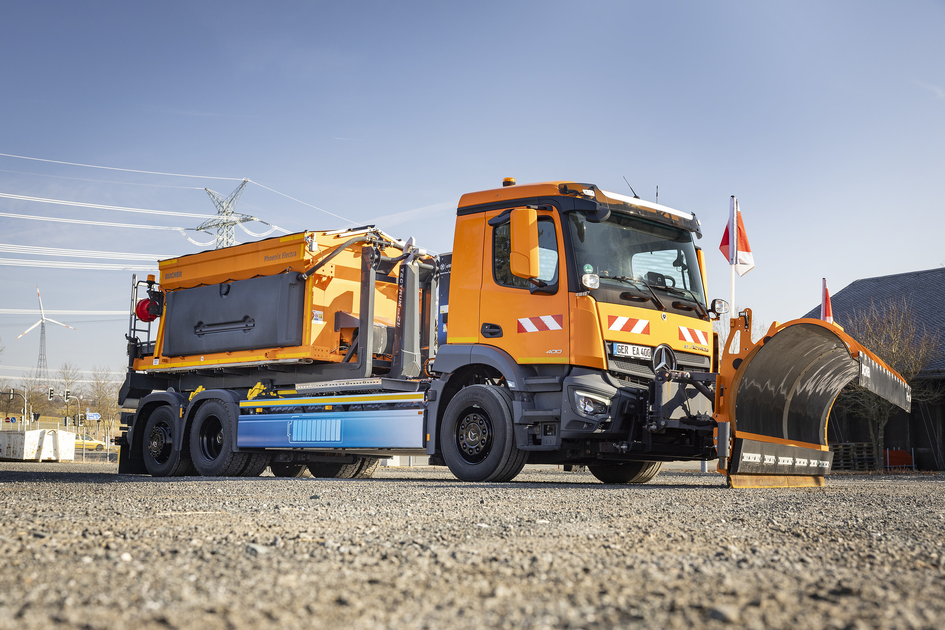 Mercedes-Benz eActros 400 im Winterdienst x Mercedes-Benz eActros 400 in winter service Innovative vehicle solutions for multiple use: Mercedes-Benz Special Trucks at Demopark 2025 with Unimog, Arocs and eActros