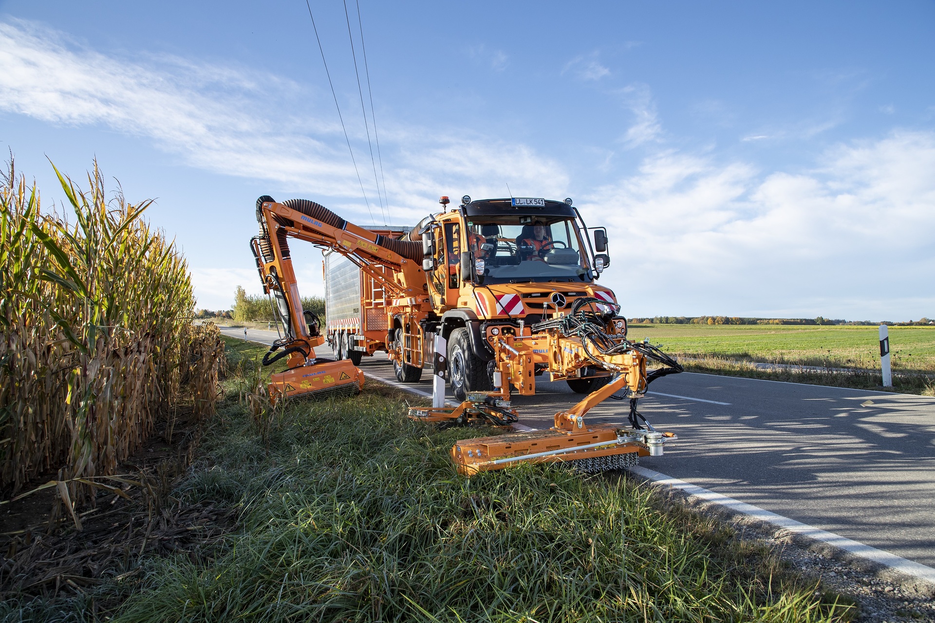Unimog in kommunaler Anwendung x Unimog in municipal application Innovative vehicle solutions for multiple use: Mercedes-Benz Special Trucks at Demopark 2025 with Unimog, Arocs and eActros