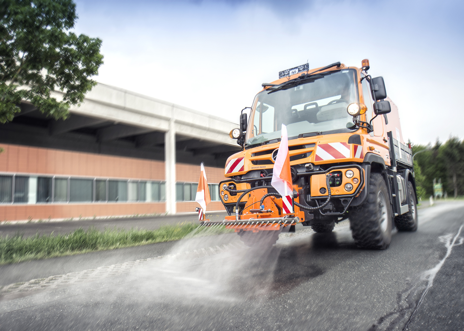 Unimog in kommunaler Anwendung x Unimog in municipal application Innovative vehicle solutions for multiple use: Mercedes-Benz Special Trucks at Demopark 2025 with Unimog, Arocs and eActros