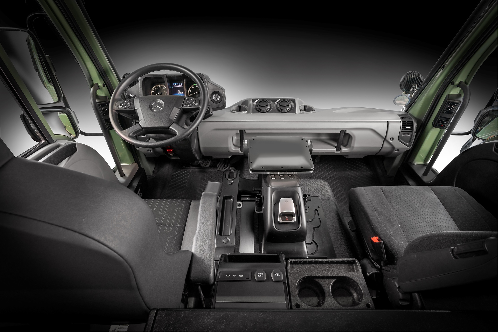 UNI-TOUCH Innovative vehicle solutions for multiple use: Mercedes-Benz Special Trucks at Demopark 2025 with Unimog, Arocs and eActros