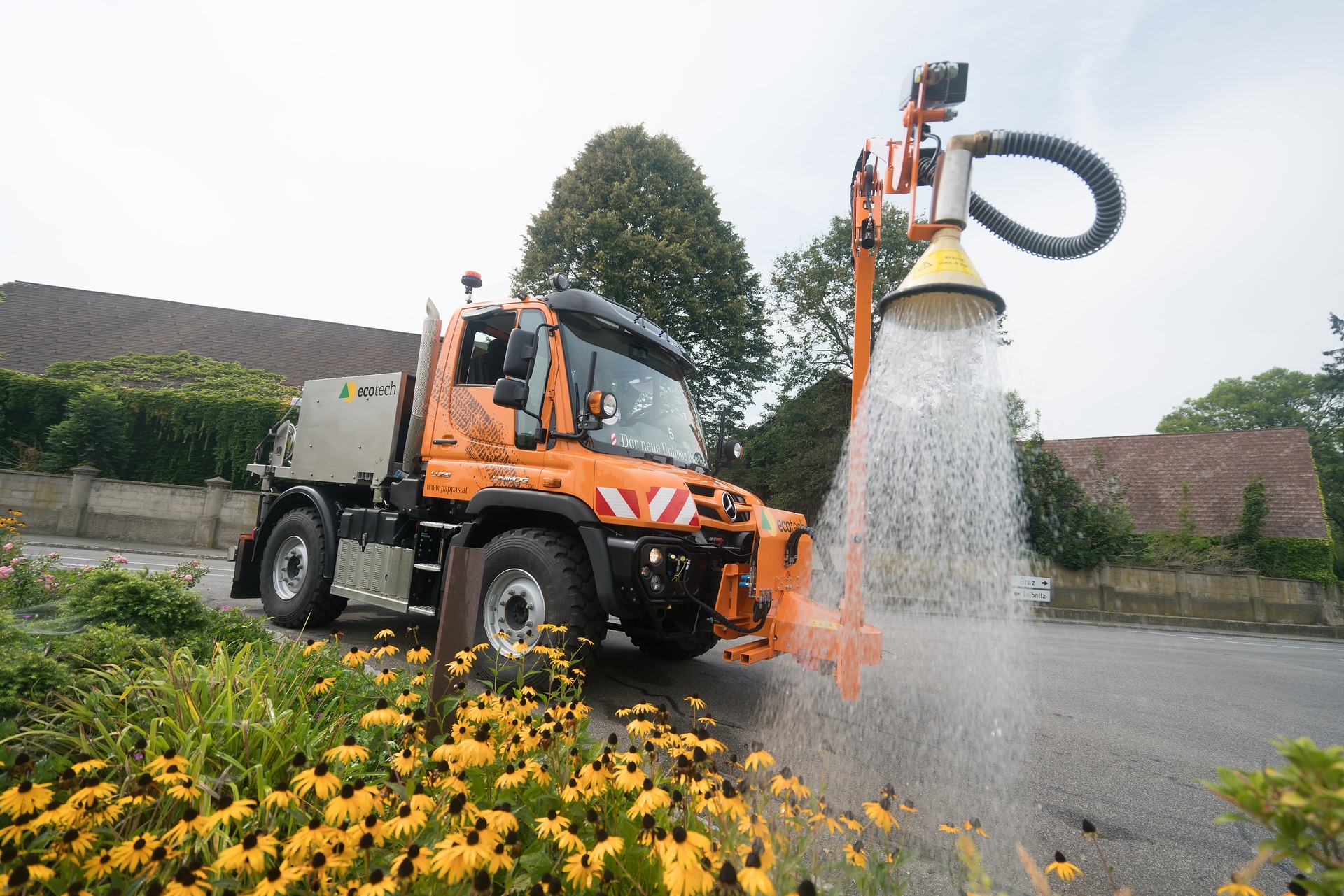 Unimog in kommunaler Anwendung x Unimog in municipal application Innovative vehicle solutions for multiple use: Mercedes-Benz Special Trucks at Demopark 2025 with Unimog, Arocs and eActros