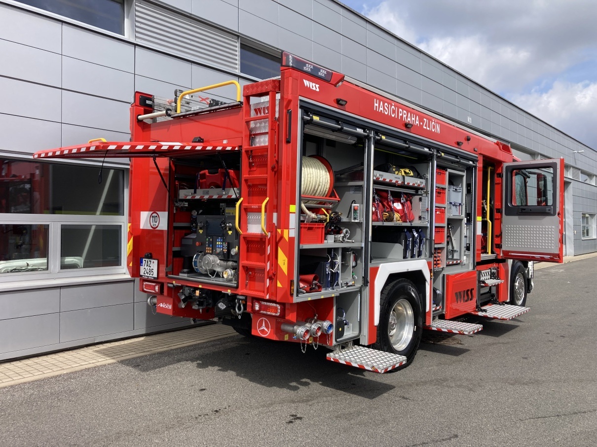 New Mercedes-Benz Arocs for the Prague fire brigade New Mercedes-Benz Arocs for the Prague fire brigade