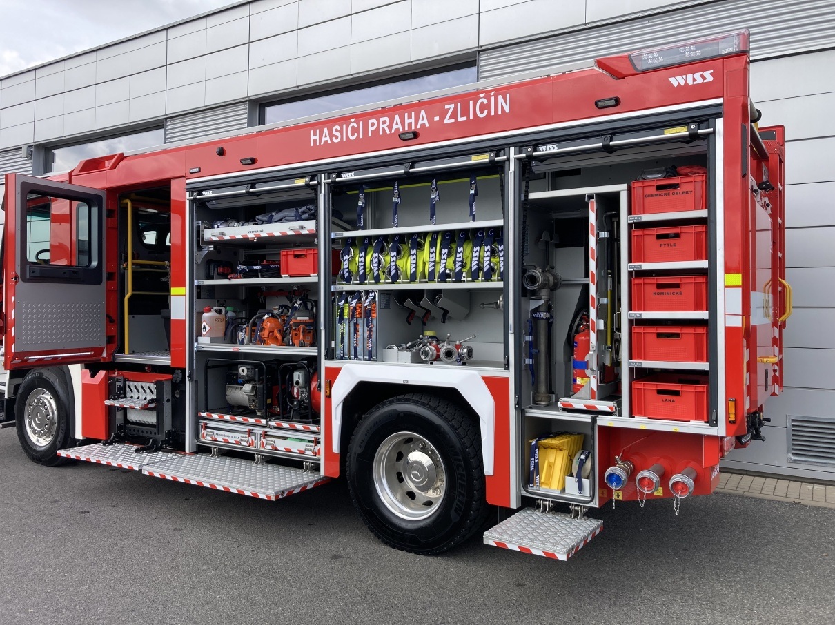 New Mercedes-Benz Arocs for the Prague fire brigade New Mercedes-Benz Arocs for the Prague fire brigade