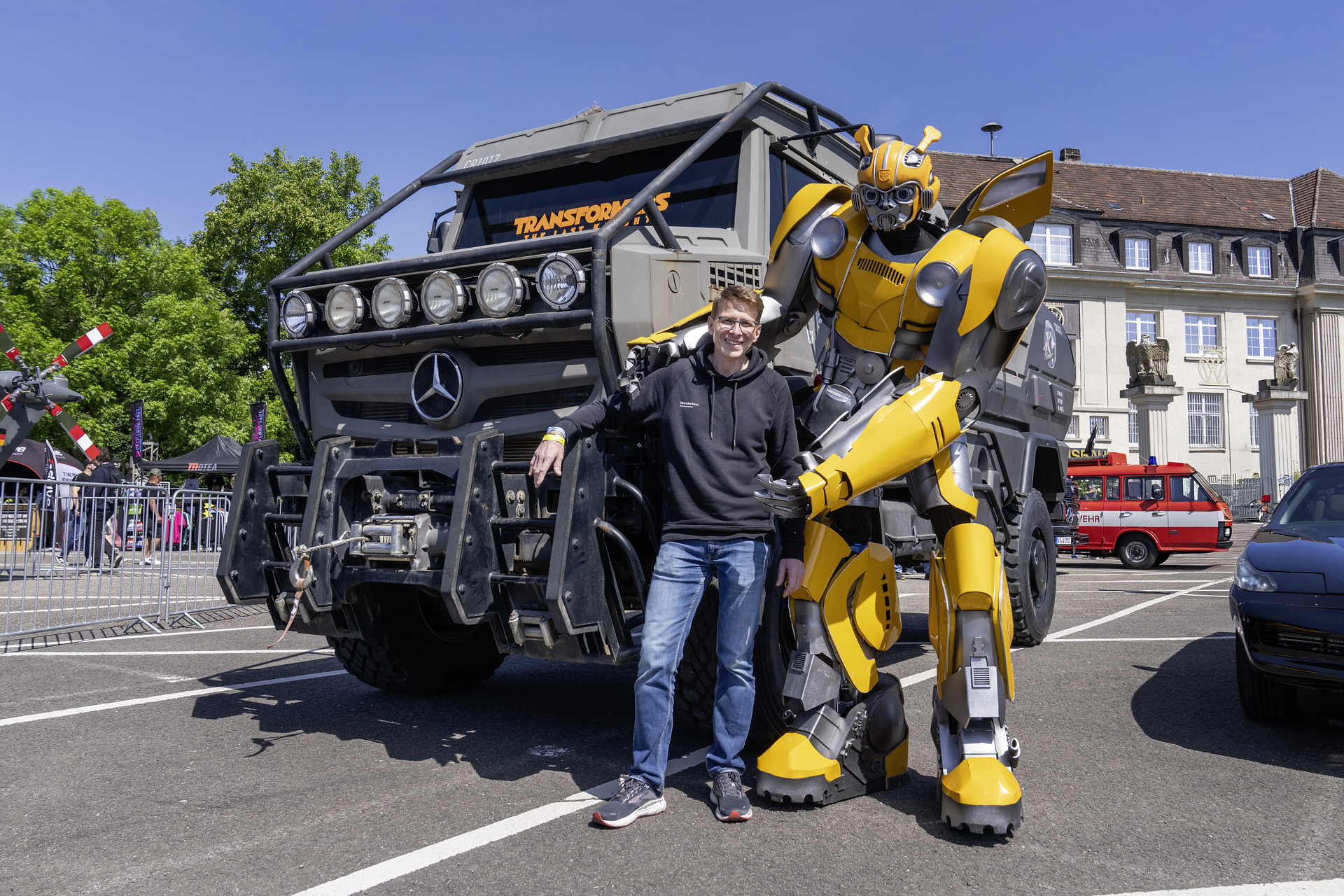Unimog Hound / Bernd Hufendiek (Mercedes-Benz Trucks Classic) / Transformers-Autobot Bumblebee Mercedes-Benz Trucks Classic begeistern beim Brazzeltag 2025 – Technikgeschichte zum Anfassen und Mitfahren