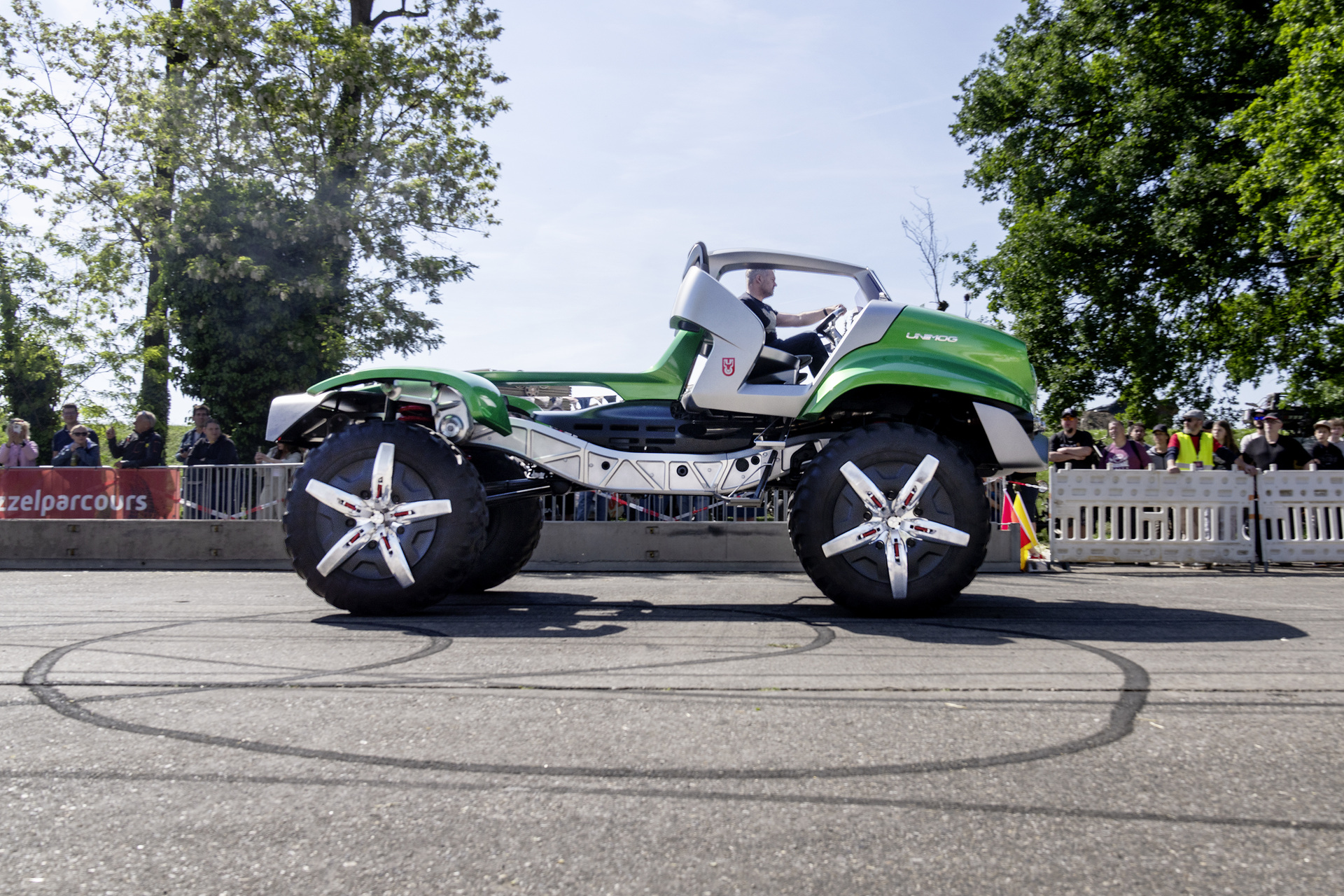 Brazzeltag Speyer, Mercedes-Benz Trucks Classics Mercedes-Benz Trucks Classic begeistern beim Brazzeltag 2025 – Technikgeschichte zum Anfassen und Mitfahren