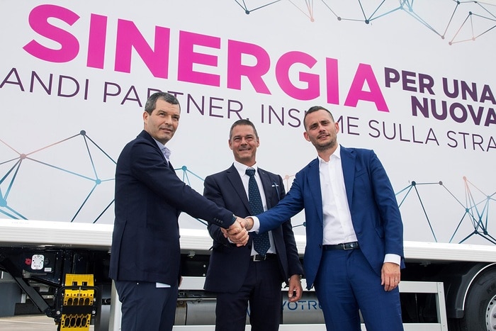 Lidl receives the first eActros 600 in Italy to start a new era of sustainable transport with Daimler Truck Italia and LC3 Trasporti
