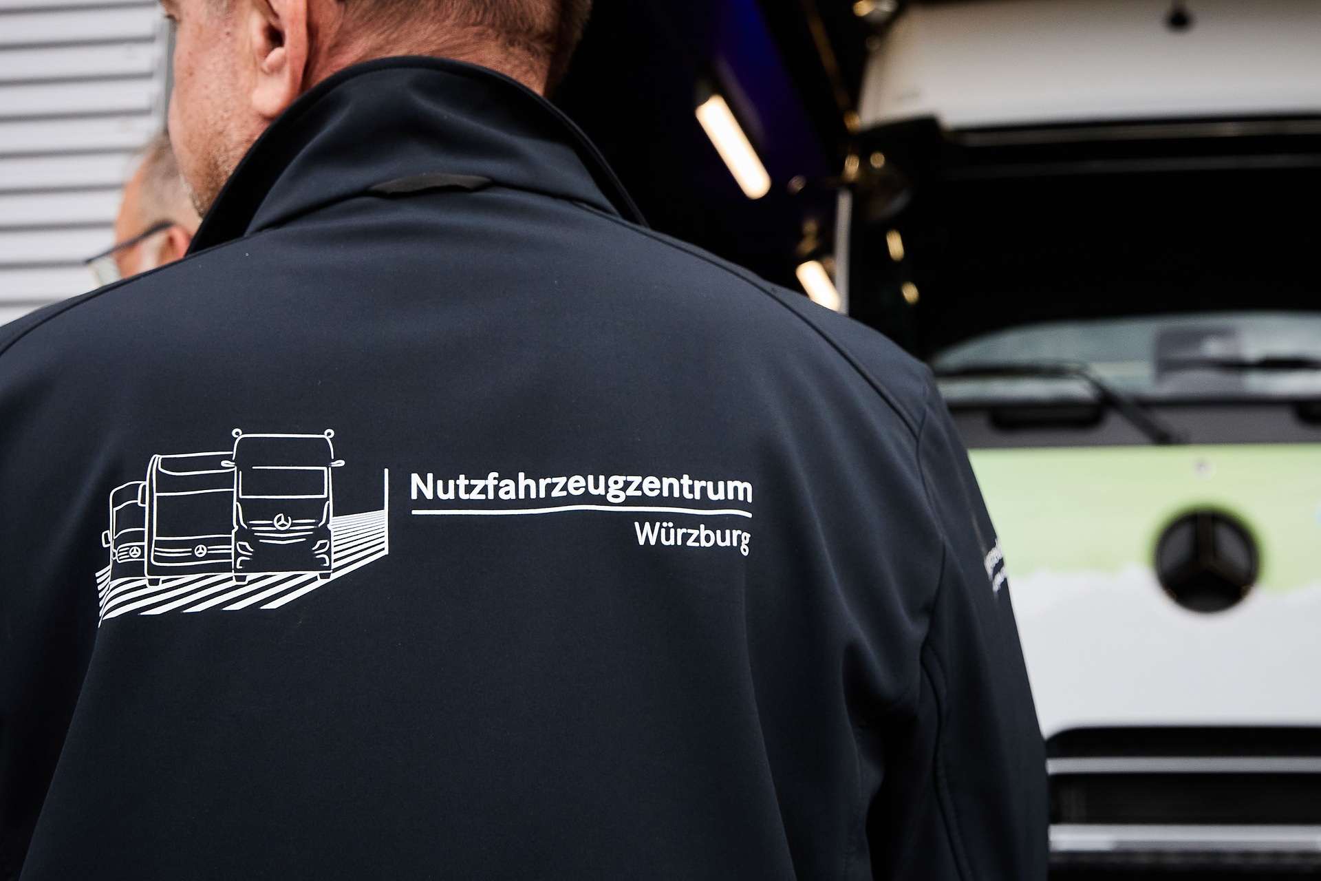 Bereit für E-Lkw und E-Busse: Daimler Truck erweitert seinen Standort für Vertrieb und Service in Würzburg Bereit für E-Lkw und E-Busse: Daimler Truck erweitert seinen Standort für Vertrieb und Service in Würzburg