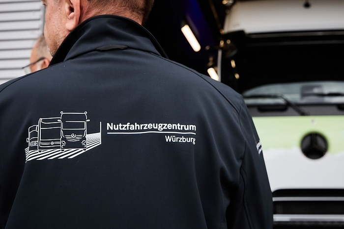 Bereit für E-Lkw und E-Busse: Daimler Truck erweitert seinen Standort für Vertrieb und Service in Würzburg