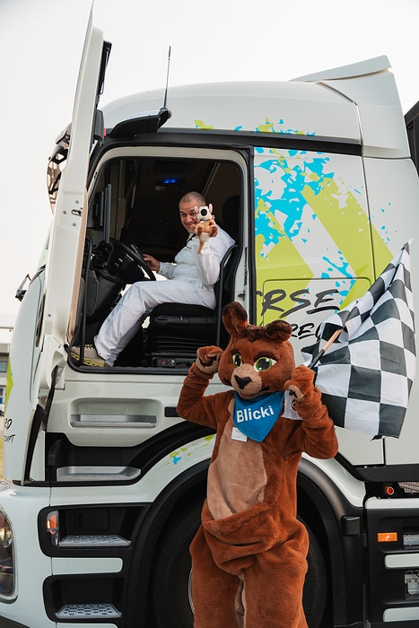 Mercedes-Benz Trucks bricht GUINNESS WORLD RECORDS™-Weltrekord mit eActros 600